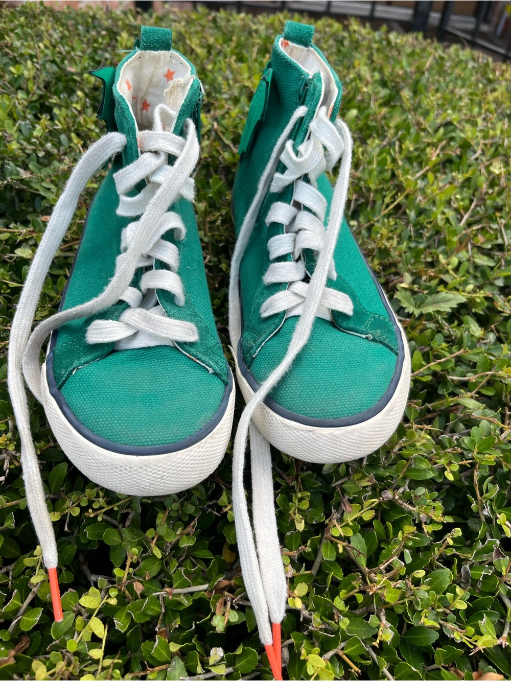Mini Boden Kids Teal Canvas High-Top Sneakers with White Laces